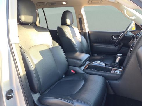 Used 2024 Nissan Armada SL w/ Captain's Chairs Package image 19