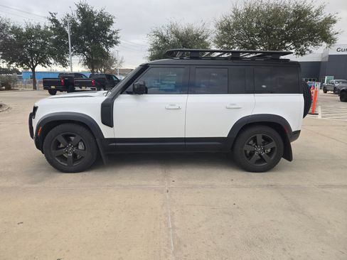 Used 2022 Land Rover Defender 110 X-Dynamic SE image 6