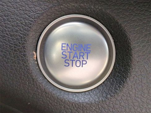 Used 2019 Hyundai Santa Fe SEL image 33