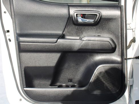 Certified 2020 Toyota Tacoma TRD Off-Road image 15