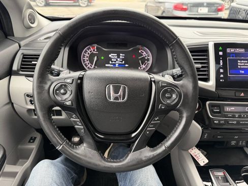 Used 2016 Honda Pilot Touring image 36