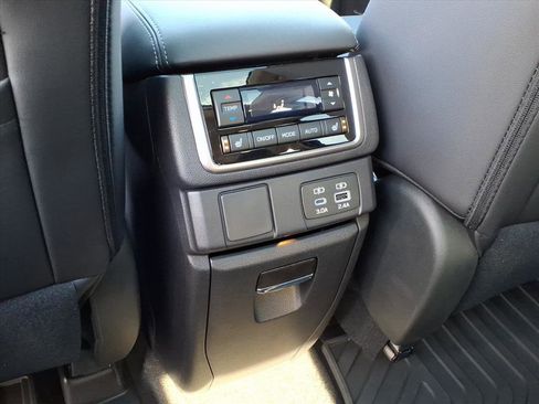 New 2026 Subaru Ascent Limited image 8