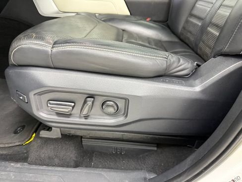 Used 2022 Toyota Tundra Capstone AWD/4WD image 28