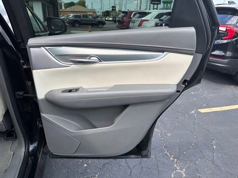 Used 2023 Cadillac XT5 Premium Luxury AWD/4WD image 17