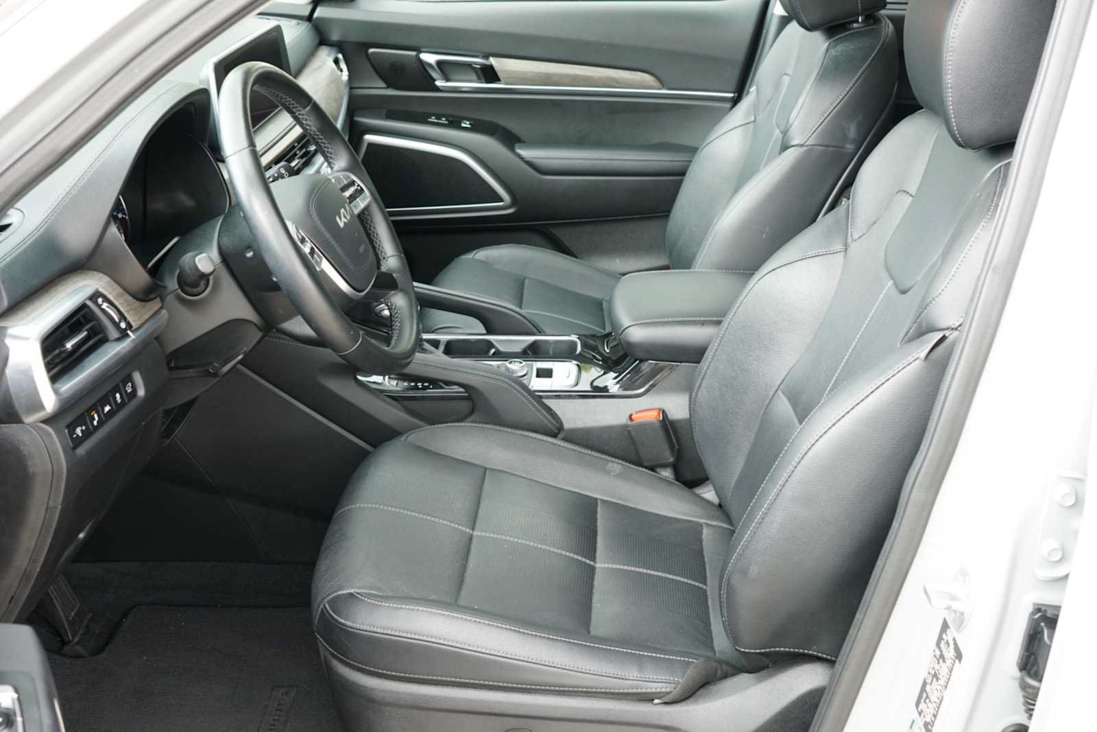 Certified 2022 Kia Telluride EX w/ EX Premium Package AWD/4WD image 8