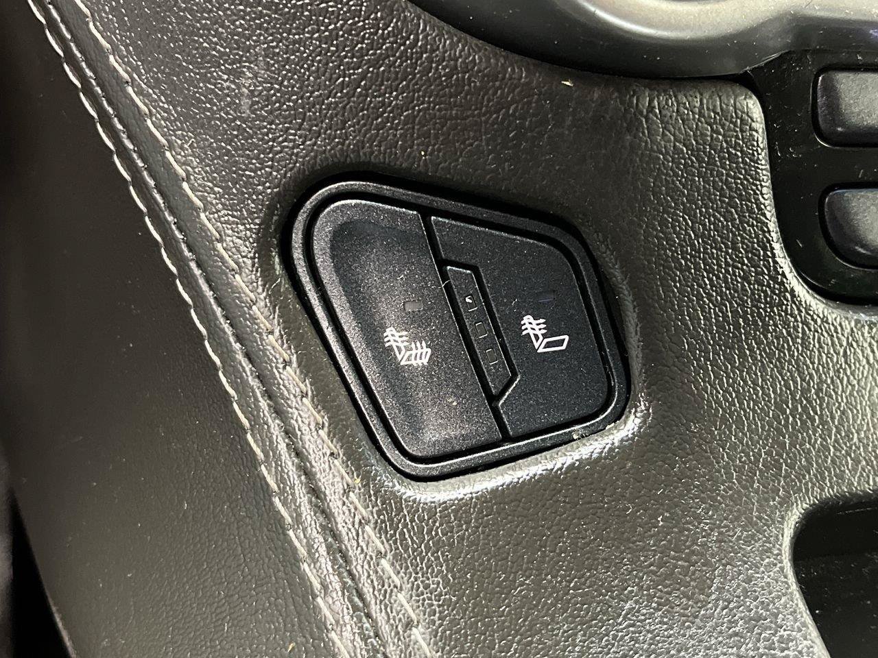 Used 2020 Chevrolet Suburban LT AWD/4WD image 21