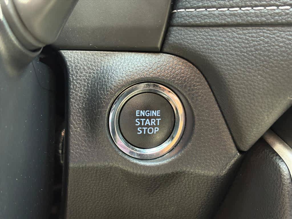 Used 2022 Toyota RAV4 Limited FWD image 17