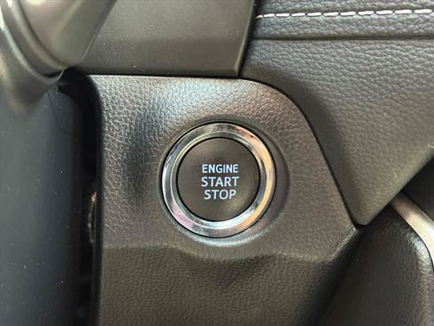 Used 2022 Toyota RAV4 Limited FWD image 17