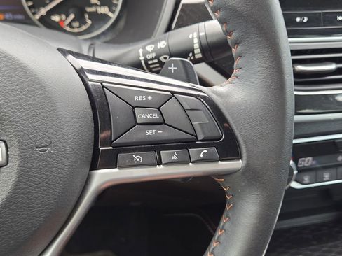 Used 2025 Nissan Altima 2.5 SR w/ SR Premium Package image 32