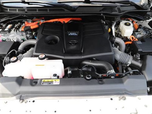 Used 2024 Toyota Tundra Capstone AWD/4WD image 6