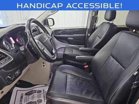 Used 2013 Chrysler Town & Country Touring FWD image 37
