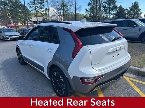 Certified 2023 Kia Niro Wave w/ Wave Preserve Package image 9
