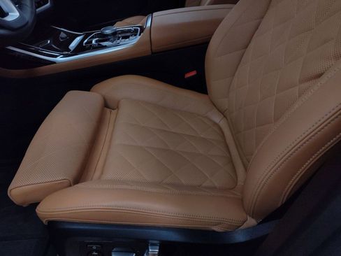 Certified 2025 BMW X7 xDrive40i image 17