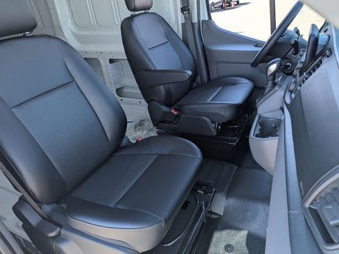 New 2025 Ford Transit 250 Base image 33