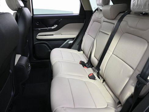 New 2026 Lincoln Corsair Reserve image 19