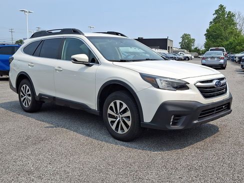 Used 2020 Subaru Outback Premium AWD/4WD image 3