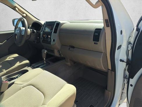 Used 2015 Nissan Frontier SV w/ SV Value Truck Package image 18