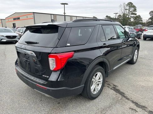 Used 2021 Ford Explorer XLT w/ Equipment Group 202A image 8