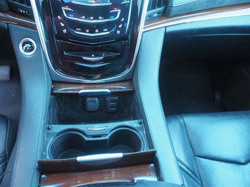 Used 2019 Cadillac Escalade ESV Premium Luxury image 13