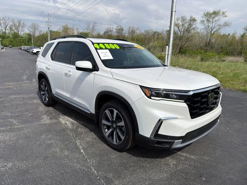 Used 2025 Honda Pilot Touring image 10