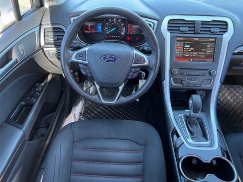 Used 2016 Ford Fusion SE image 15