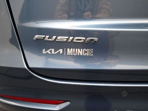 Used 2019 Ford Fusion SE image 10