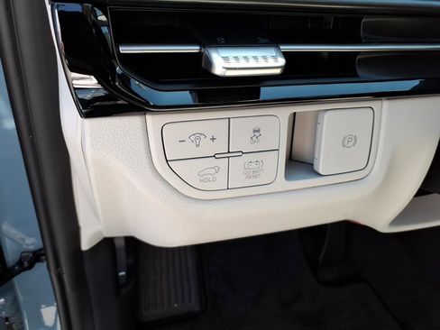 New 2026 Kia Sportage EX AWD/4WD image 17