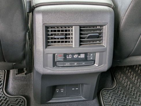 Used 2021 Volkswagen Atlas SE AWD/4WD image 28