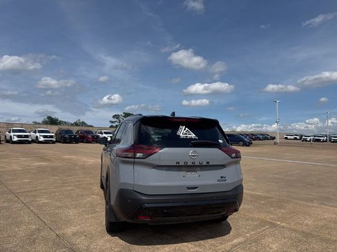 Certified 2023 Nissan Rogue SV w/ SV Premium B Package FWD image 17