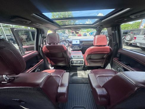 Used 2024 Ford Expedition Limited RWD image 18