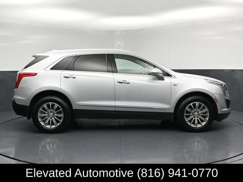 Used 2017 Cadillac XT5 Luxury w/ Driver Awareness Package FWD image 31