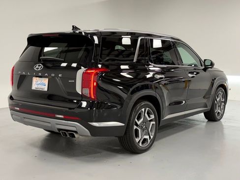 Used 2024 Hyundai Palisade Limited image 4