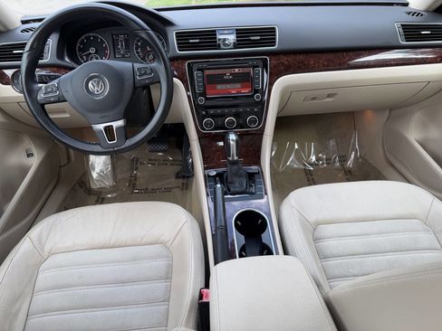 Used 2013 Volkswagen Passat 3.6 SEL Premium image 14