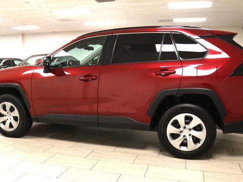 Used 2021 Toyota RAV4 LE image 10