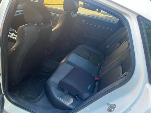 Used 2018 Honda Accord Sport image 8