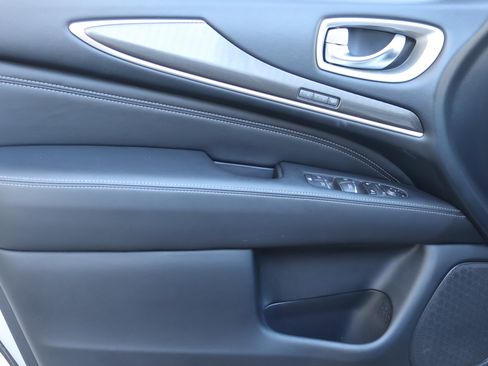 Used 2020 INFINITI QX60 Luxe w/ Essential Package image 15