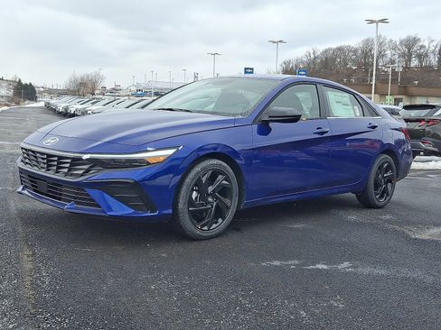 New 2026 Hyundai Elantra SEL Sport Premium FWD image 2