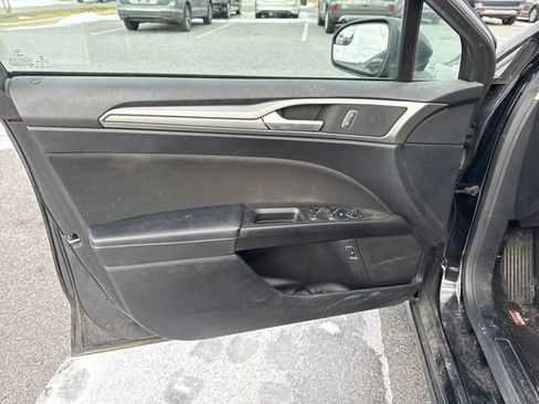 Used 2018 Ford Fusion SE image 13