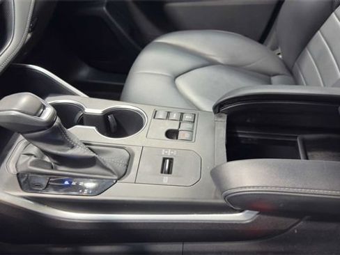 Used 2023 Toyota Highlander XLE image 32
