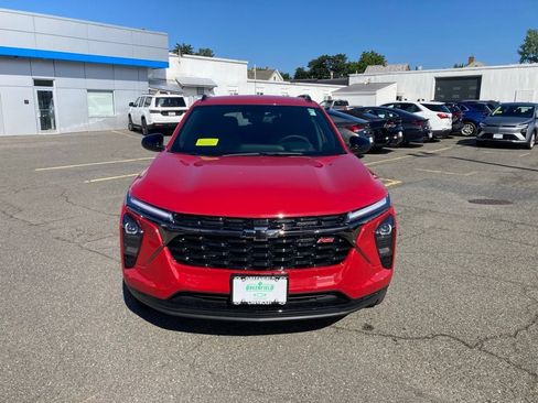 New 2026 Chevrolet Trax RS w/ Driver Confidence Package FWD image 2