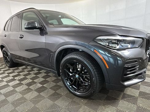 Used 2022 BMW X5 xDrive40i AWD/4WD image 2