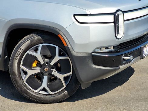 Used 2023 Rivian R1T Adventure AWD/4WD image 5