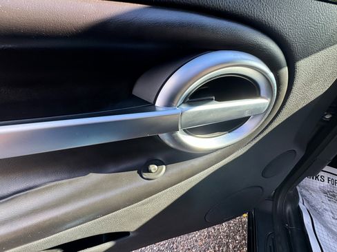 Used 2004 Chevrolet SSR w/ Preferred Equipment Group image 18