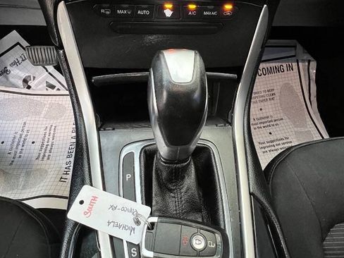 Used 2017 Ford Edge SEL AWD/4WD image 19