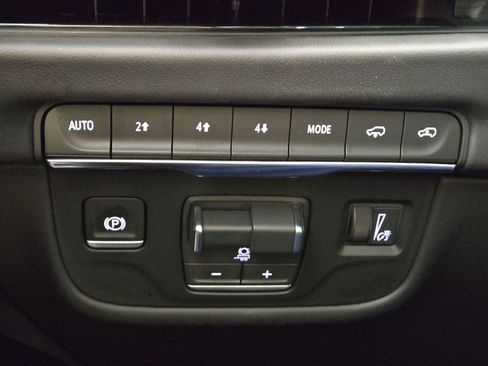 New 2026 Cadillac Escalade Platinum Sport w/ LPO, ONYX Package image 15