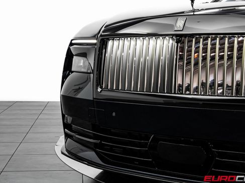 Used 2025 Rolls-Royce Spectre Black Badge image 11