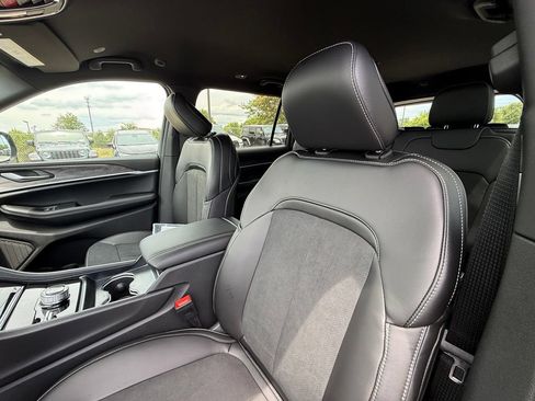 New 2026 Jeep Grand Cherokee L 4WD image 12