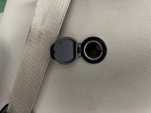 Used 2021 Chrysler Pacifica Touring-L FWD image 51