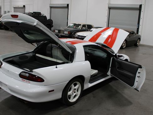 Used 1997 Chevrolet Camaro SS w/ SS Alteration Pkg RWD image 32