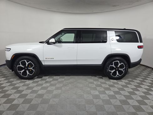 Used 2024 Rivian R1S Adventure AWD/4WD image 2